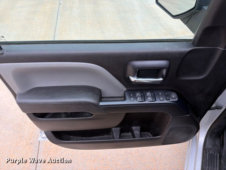 image for item EW0348 2018 Chevrolet Silverado 1500 Ext. Cab pickup truck