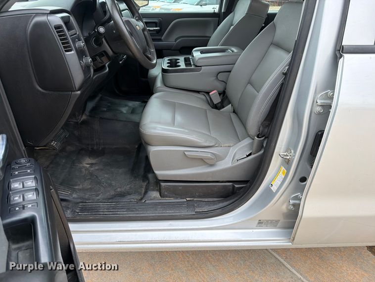 image for item EW0348 2018 Chevrolet Silverado 1500 Ext. Cab pickup truck