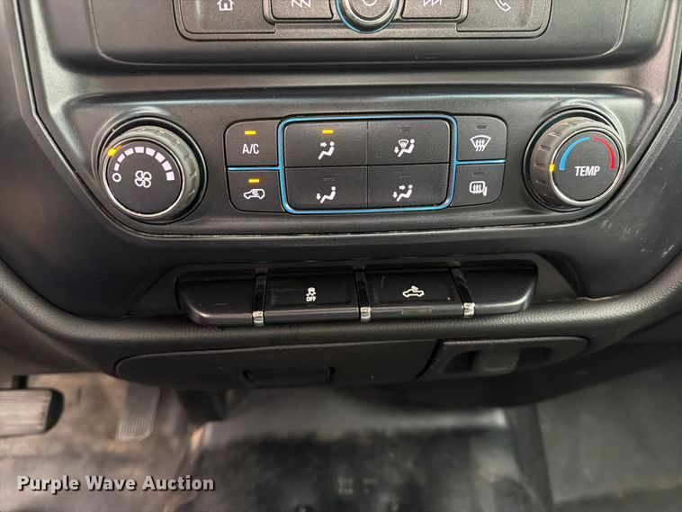 image for item EW0348 2018 Chevrolet Silverado 1500 Ext. Cab pickup truck