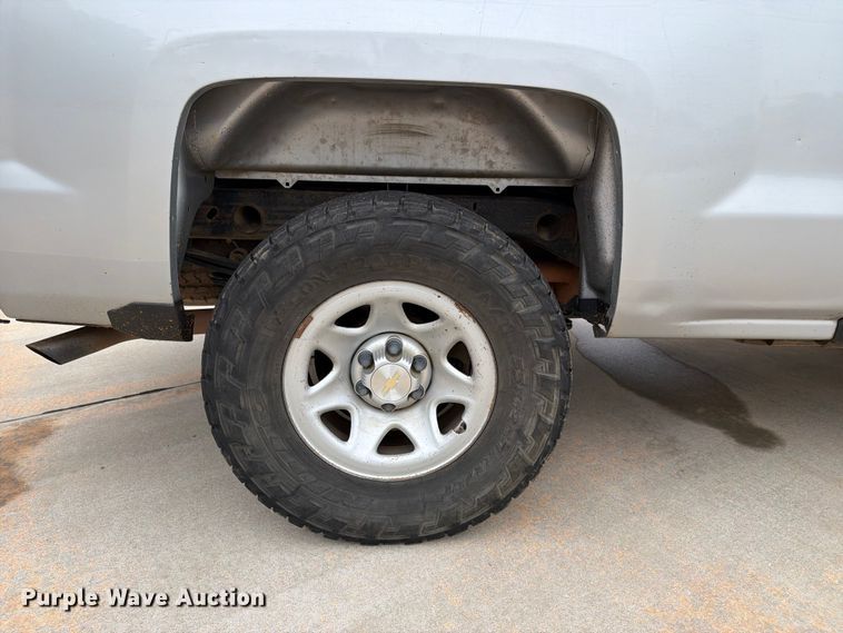 image for item EW0348 2018 Chevrolet Silverado 1500 Ext. Cab pickup truck