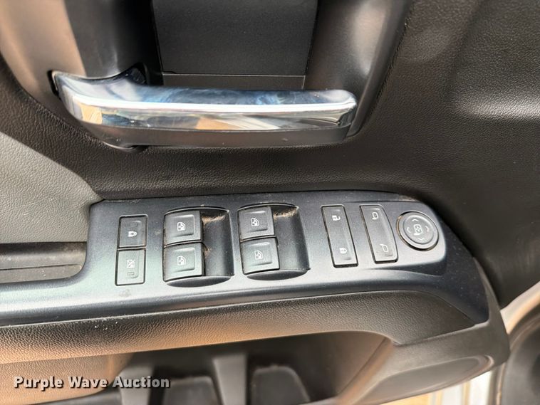 image for item EW0349 2018 Chevrolet Silverado 1500 Crew Cab pickup truck