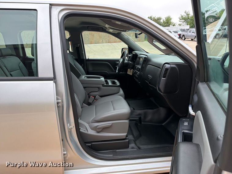 image for item EW0349 2018 Chevrolet Silverado 1500 Crew Cab pickup truck