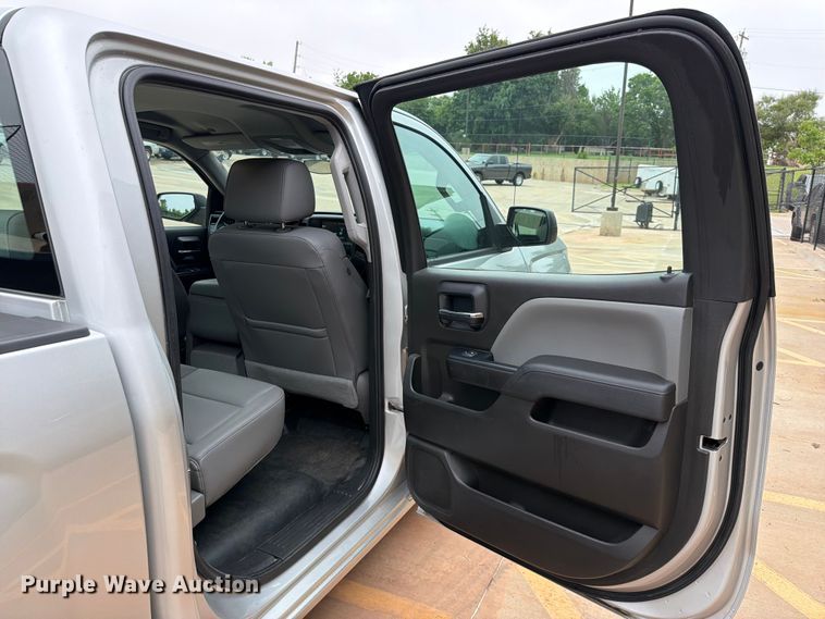 image for item EW0349 2018 Chevrolet Silverado 1500 Crew Cab pickup truck