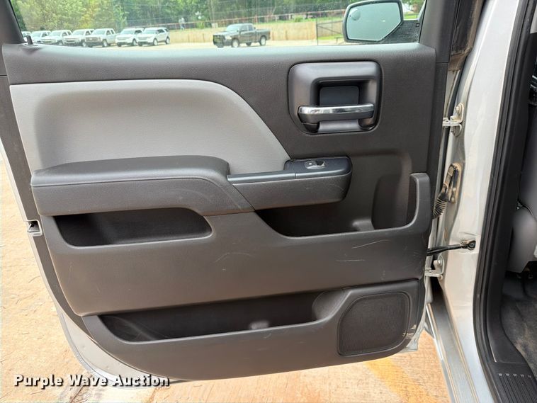 image for item EW0349 2018 Chevrolet Silverado 1500 Crew Cab pickup truck
