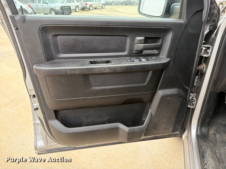 image for item EW0351 2019 RAM 1500 Crew Cab pickup truck