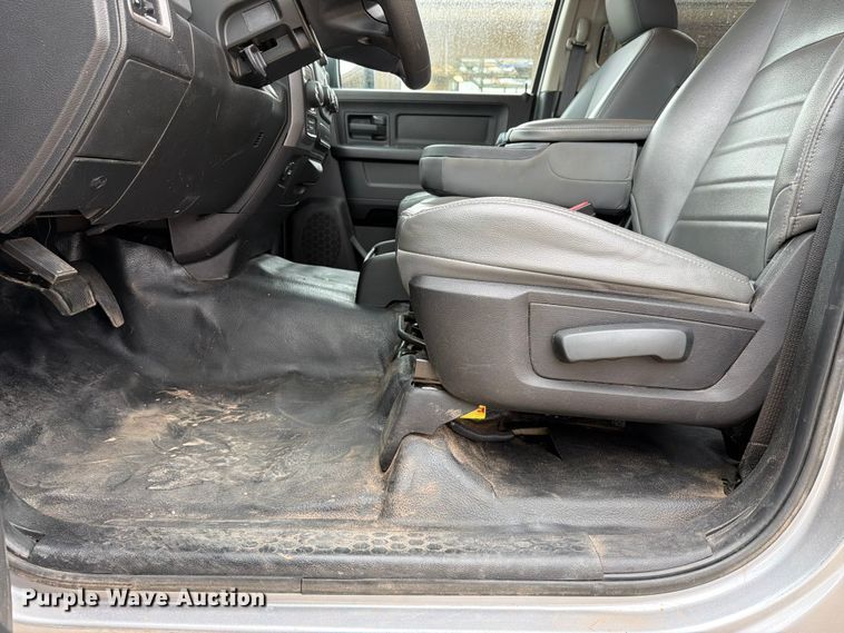 image for item EW0351 2019 RAM 1500 Crew Cab pickup truck