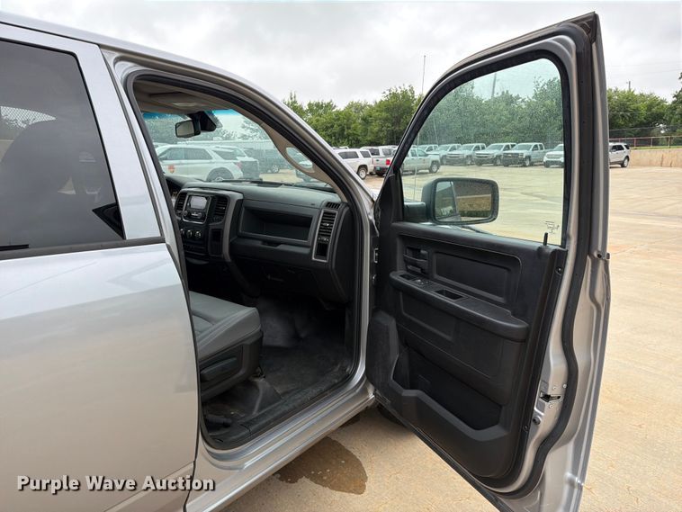 image for item EW0351 2019 RAM 1500 Crew Cab pickup truck