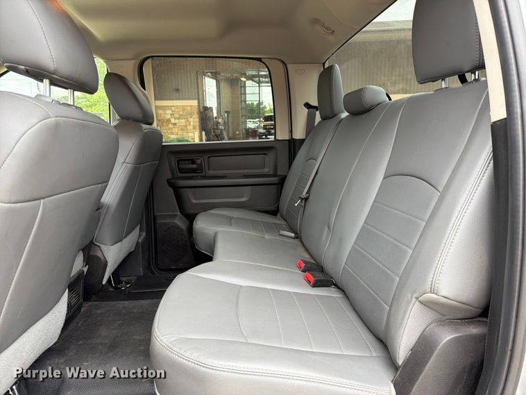image for item EW0351 2019 RAM 1500 Crew Cab pickup truck