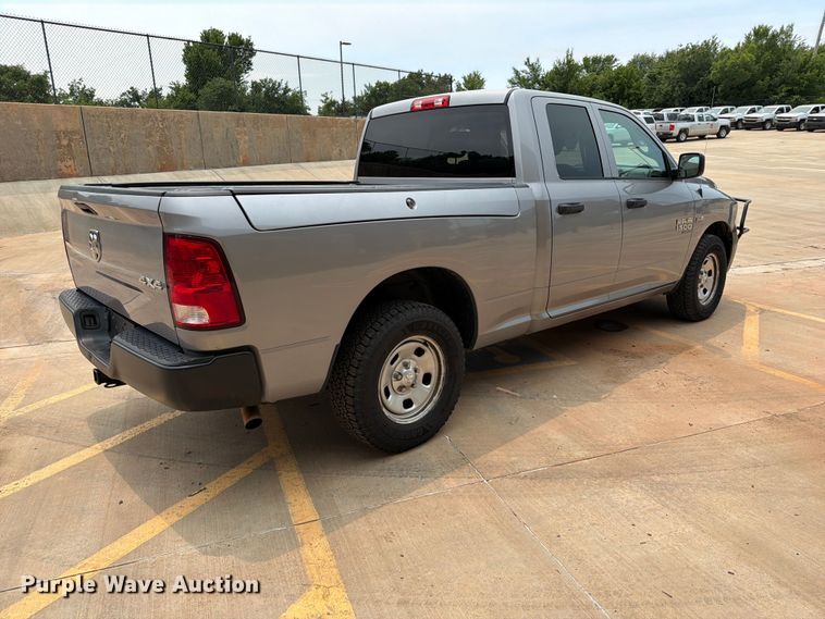image for item EW0352 2019 RAM 1500 Ext. Cab pickup truck