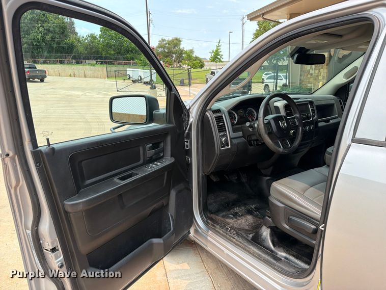 image for item EW0352 2019 RAM 1500 Ext. Cab pickup truck