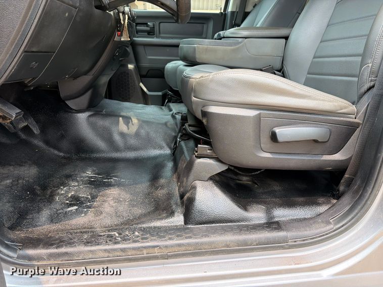 image for item EW0352 2019 RAM 1500 Ext. Cab pickup truck