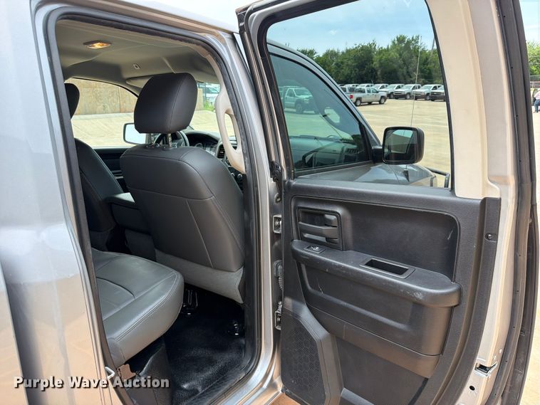 image for item EW0352 2019 RAM 1500 Ext. Cab pickup truck