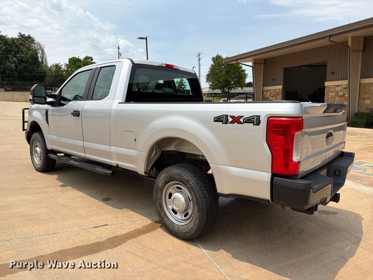 image for item EW0354 2017 Ford F250 Super Duty Ext. Cab pickup truck