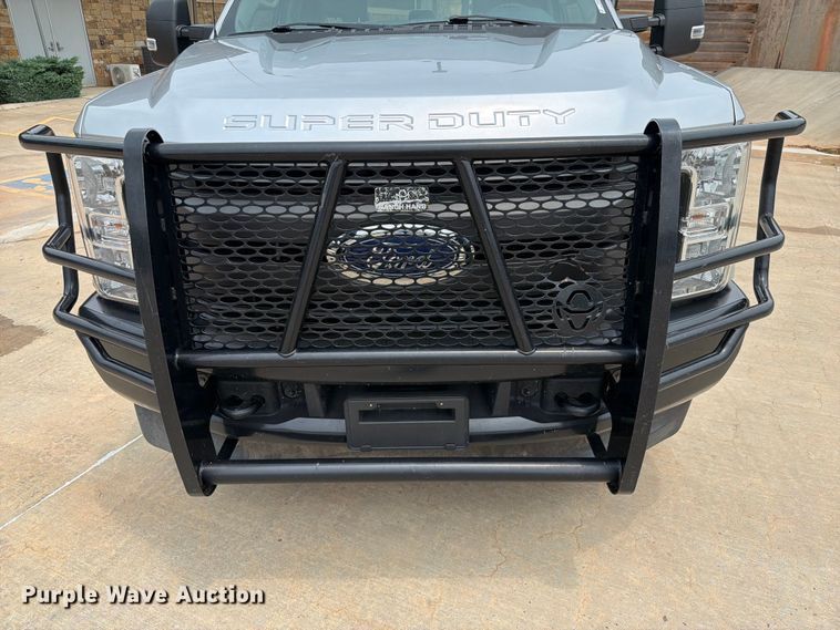 image for item EW0354 2017 Ford F250 Super Duty Ext. Cab pickup truck