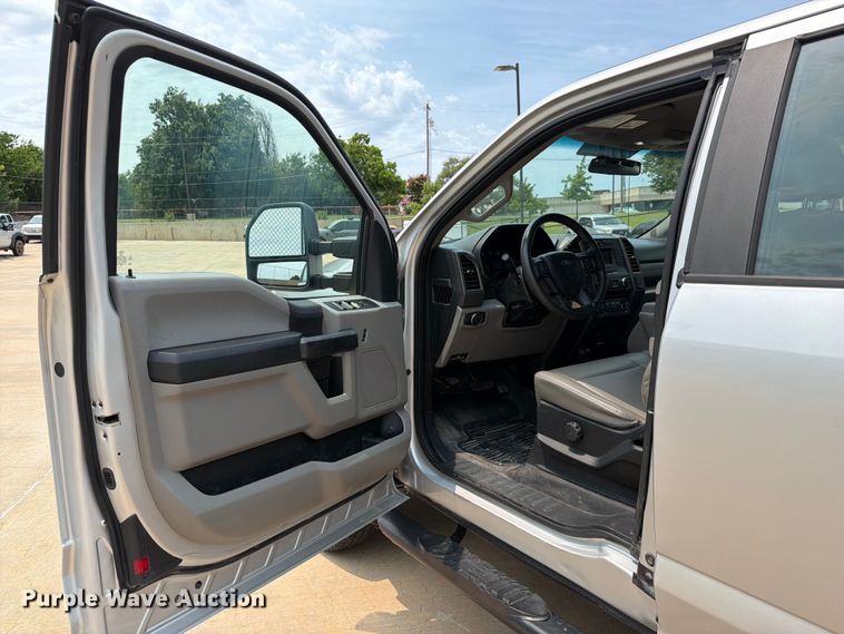 image for item EW0354 2017 Ford F250 Super Duty Ext. Cab pickup truck