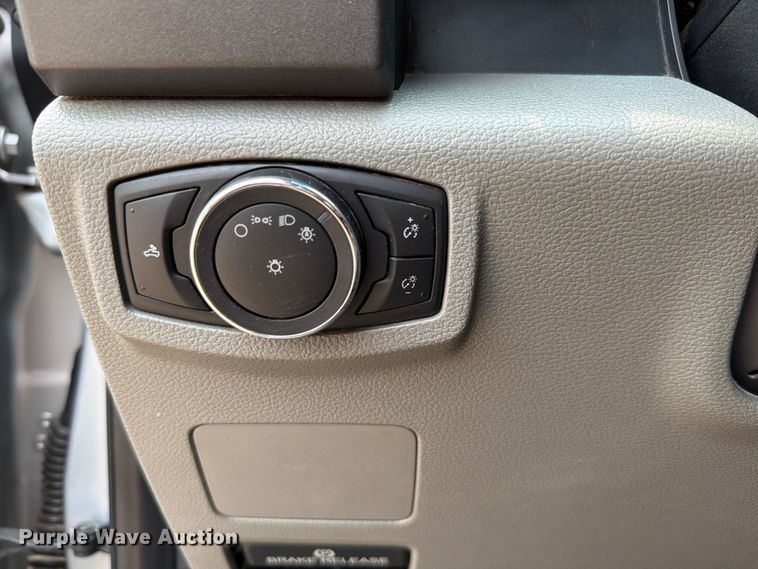 image for item EW0354 2017 Ford F250 Super Duty Ext. Cab pickup truck