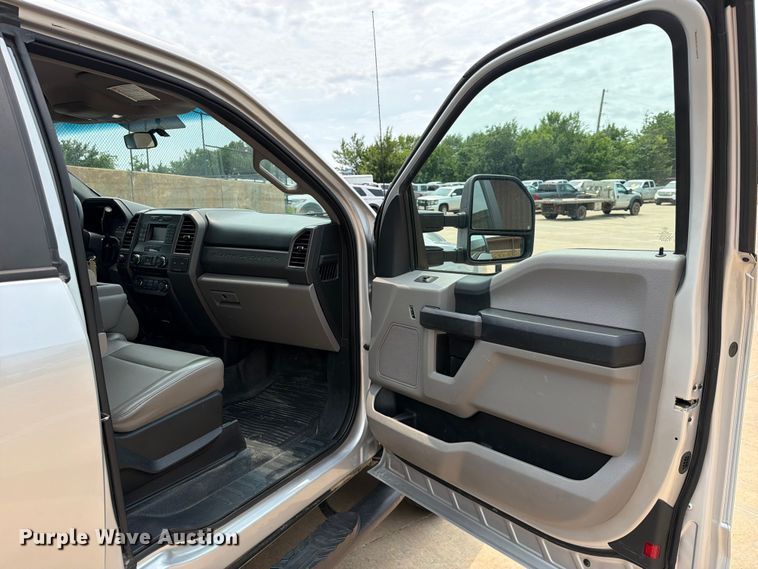image for item EW0354 2017 Ford F250 Super Duty Ext. Cab pickup truck