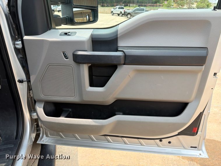 image for item EW0354 2017 Ford F250 Super Duty Ext. Cab pickup truck