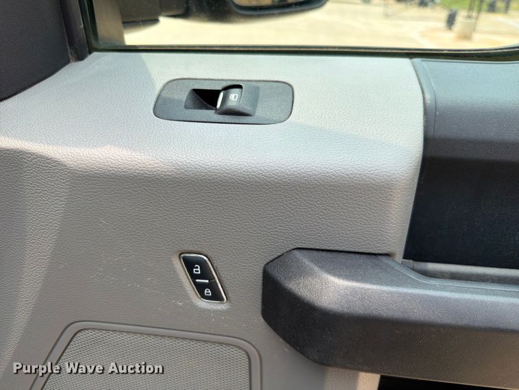 image for item EW0354 2017 Ford F250 Super Duty Ext. Cab pickup truck
