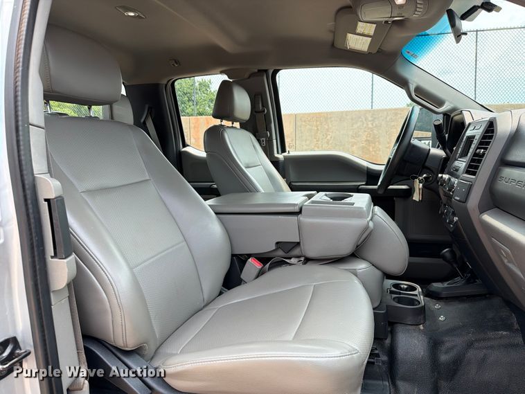 image for item EW0354 2017 Ford F250 Super Duty Ext. Cab pickup truck