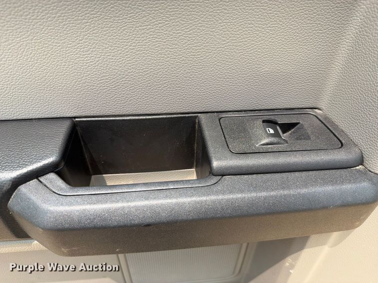 image for item EW0354 2017 Ford F250 Super Duty Ext. Cab pickup truck