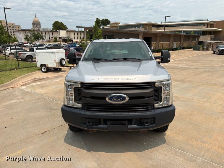 image for item EW0355 2018 Ford F250 Super Duty pickup truck