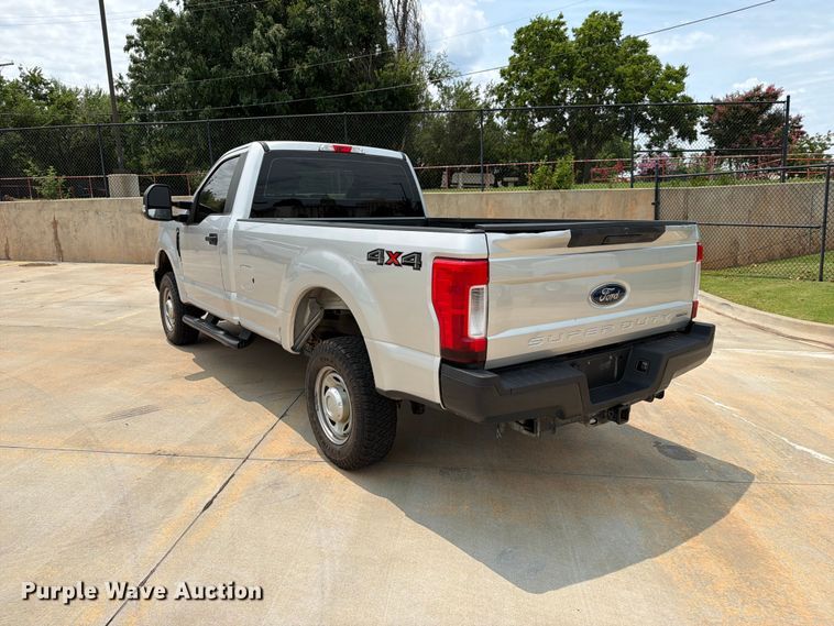image for item EW0355 2018 Ford F250 Super Duty pickup truck