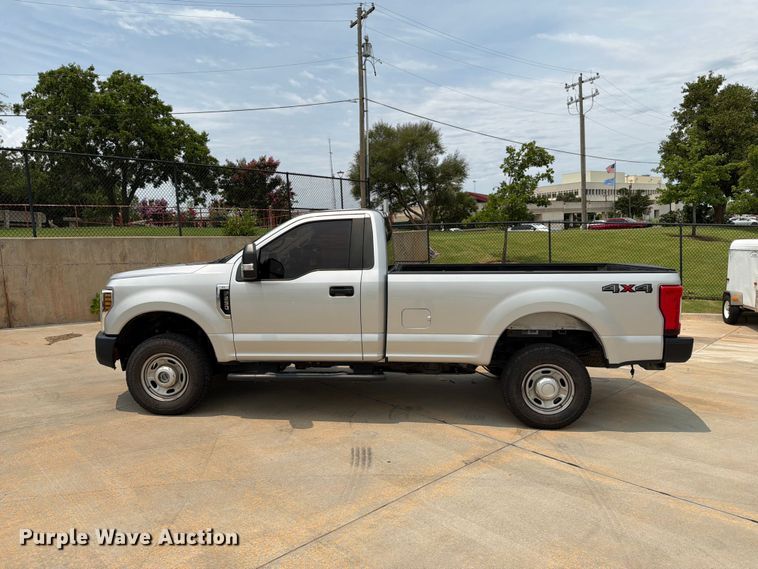 image for item EW0355 2018 Ford F250 Super Duty pickup truck