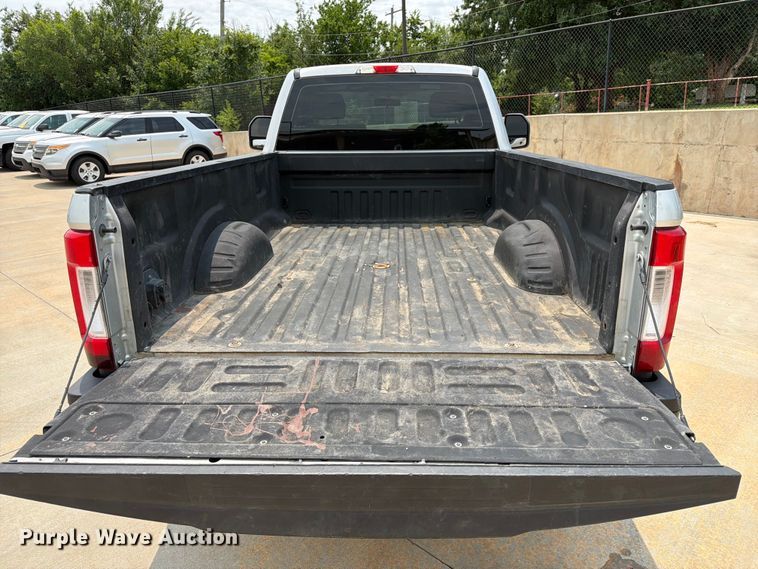 image for item EW0355 2018 Ford F250 Super Duty pickup truck