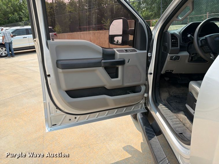 image for item EW0355 2018 Ford F250 Super Duty pickup truck