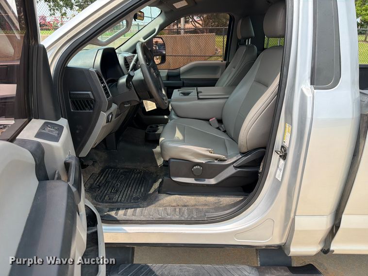 image for item EW0355 2018 Ford F250 Super Duty pickup truck