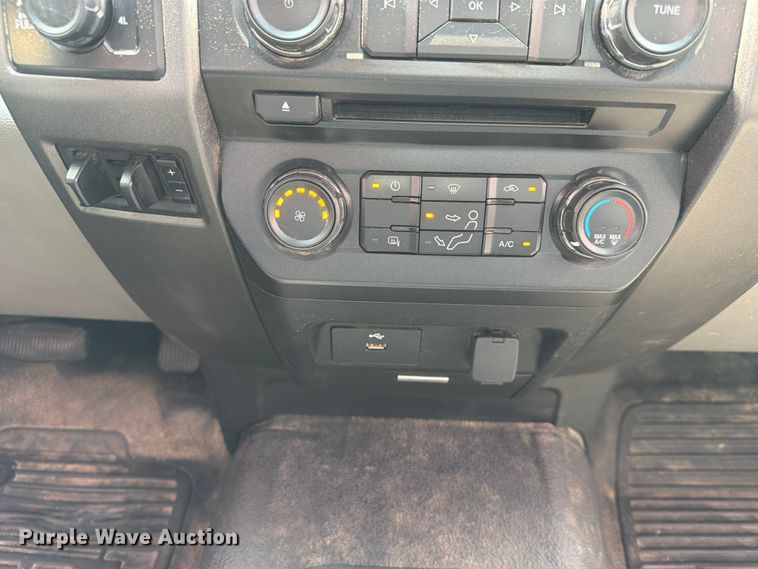 image for item EW0355 2018 Ford F250 Super Duty pickup truck