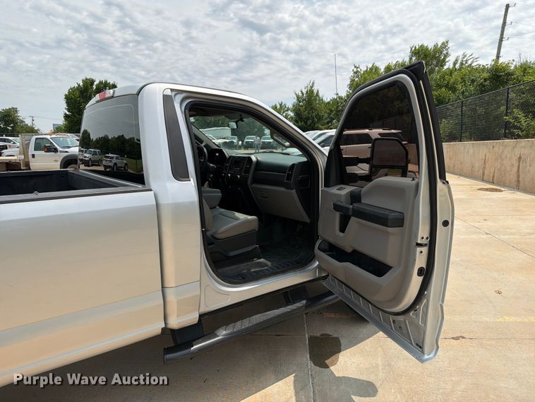 image for item EW0355 2018 Ford F250 Super Duty pickup truck