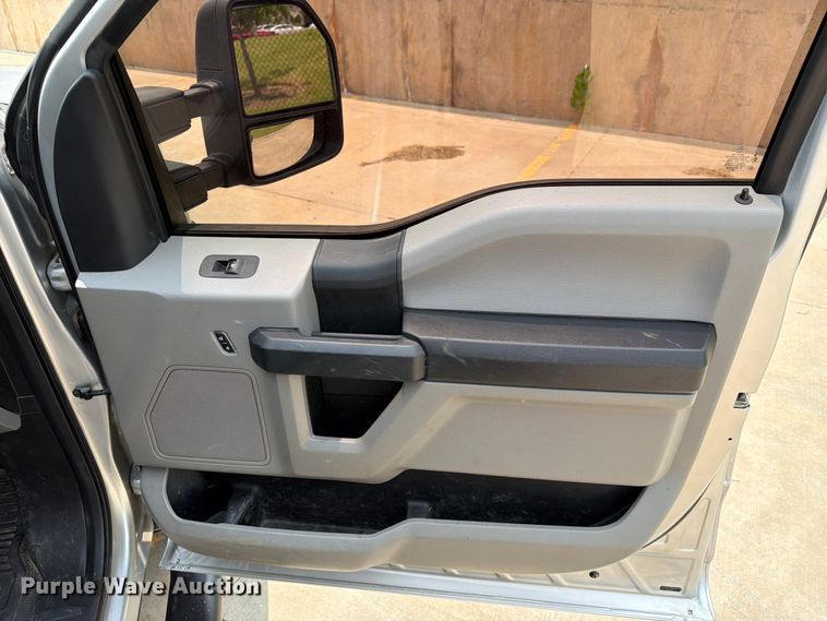 image for item EW0355 2018 Ford F250 Super Duty pickup truck