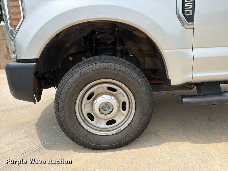 image for item EW0355 2018 Ford F250 Super Duty pickup truck
