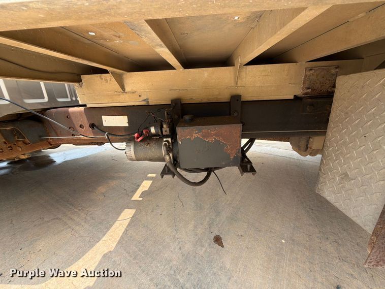 image for item EW0356 2013 Ford F550 Super Duty dump flatbed truck