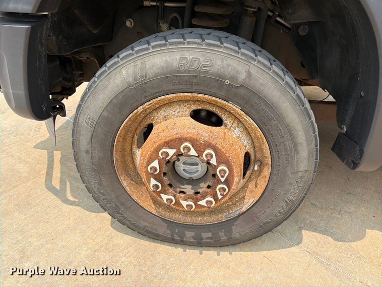 image for item EW0356 2013 Ford F550 Super Duty dump flatbed truck