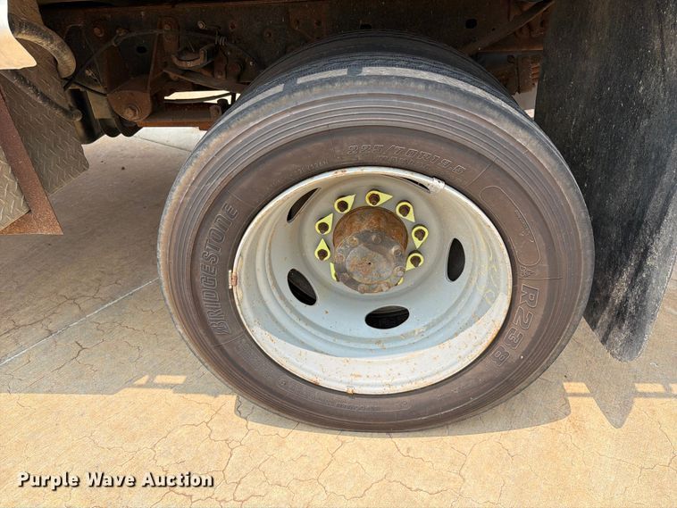 image for item EW0356 2013 Ford F550 Super Duty dump flatbed truck