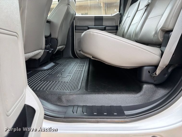 image for item EW0357 2018 Ford F350 Super Duty Crew Cab utility bed pickup truck