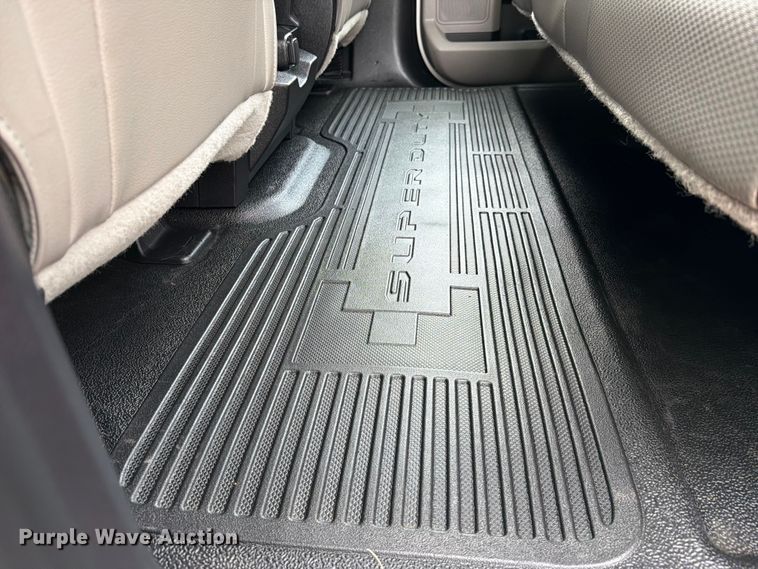 image for item EW0357 2018 Ford F350 Super Duty Crew Cab utility bed pickup truck
