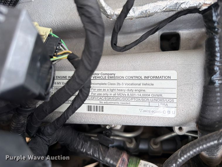 image for item EW0357 2018 Ford F350 Super Duty Crew Cab utility bed pickup truck