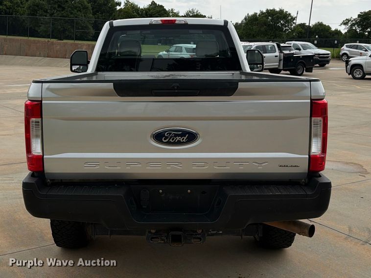 image for item EW0358 2018 Ford F250 Super Duty pickup truck