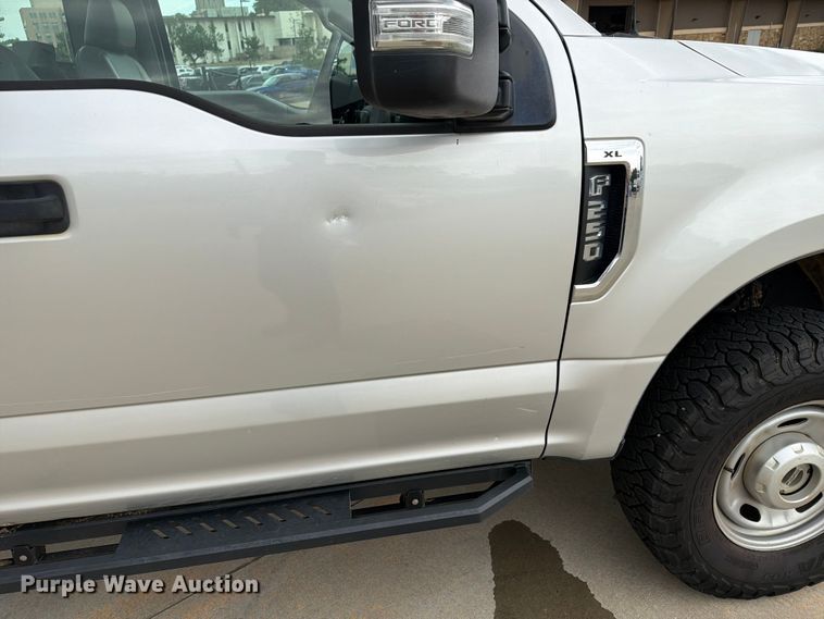 image for item EW0358 2018 Ford F250 Super Duty pickup truck