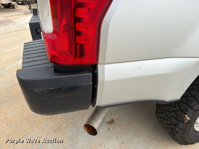 image for item EW0358 2018 Ford F250 Super Duty pickup truck