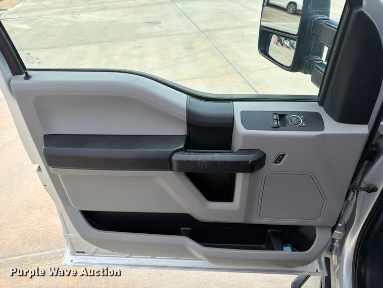 image for item EW0358 2018 Ford F250 Super Duty pickup truck