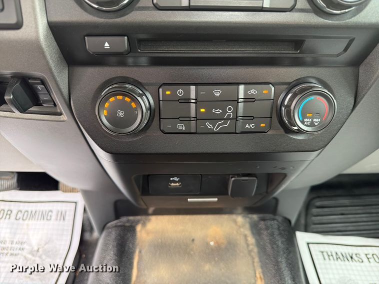 image for item EW0358 2018 Ford F250 Super Duty pickup truck