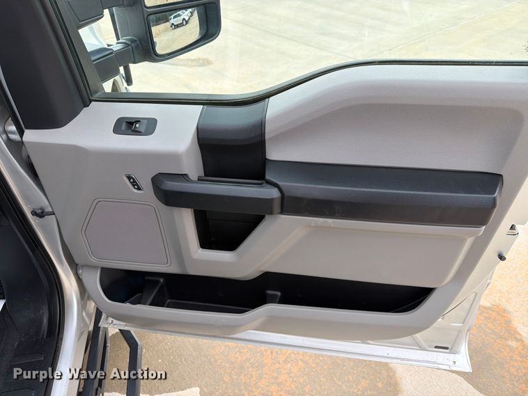 image for item EW0358 2018 Ford F250 Super Duty pickup truck
