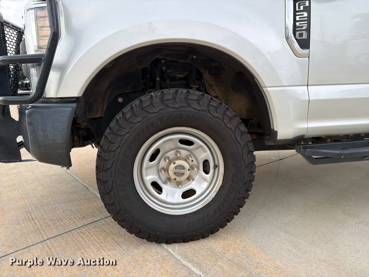 image for item EW0358 2018 Ford F250 Super Duty pickup truck