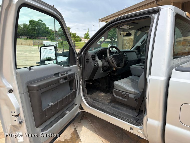 image for item EW0359 2015 Ford F350 Super Duty pickup truck