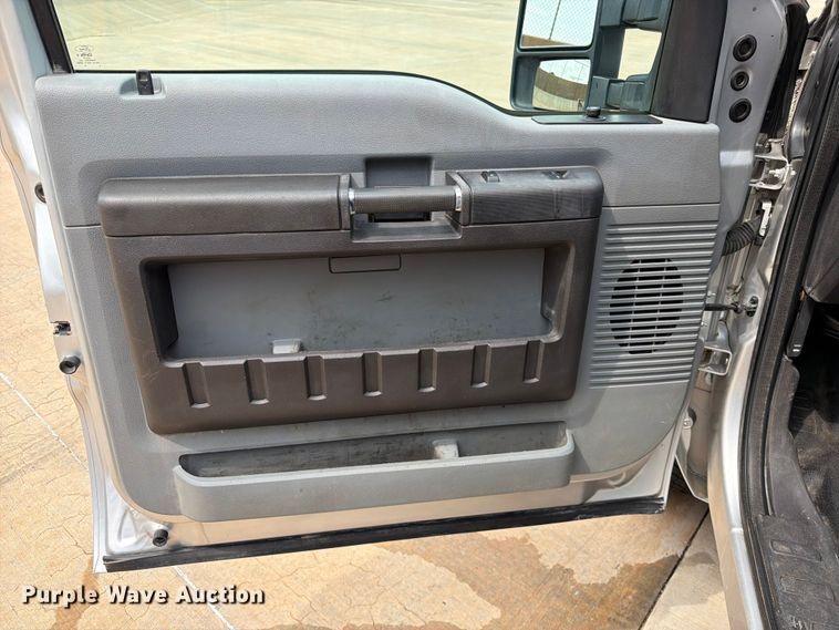 image for item EW0359 2015 Ford F350 Super Duty pickup truck